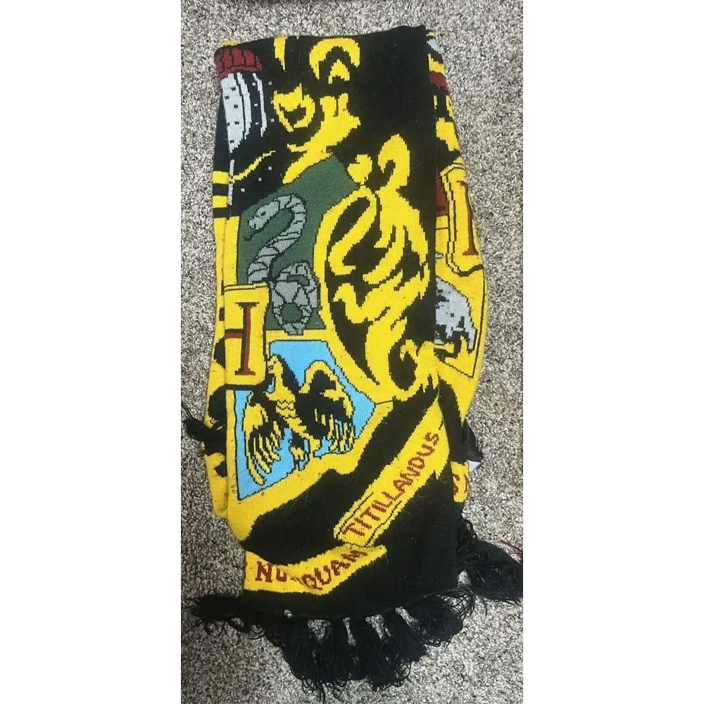 Harry Potter Lot Of 4 Hogwarts lunch bag insulated pocket Toboggan Two‎ Scarfs